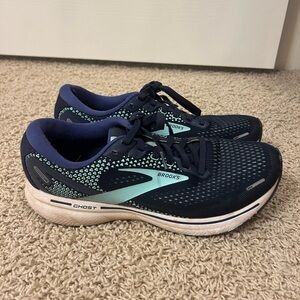 blue and dark purple asics
super comfy!